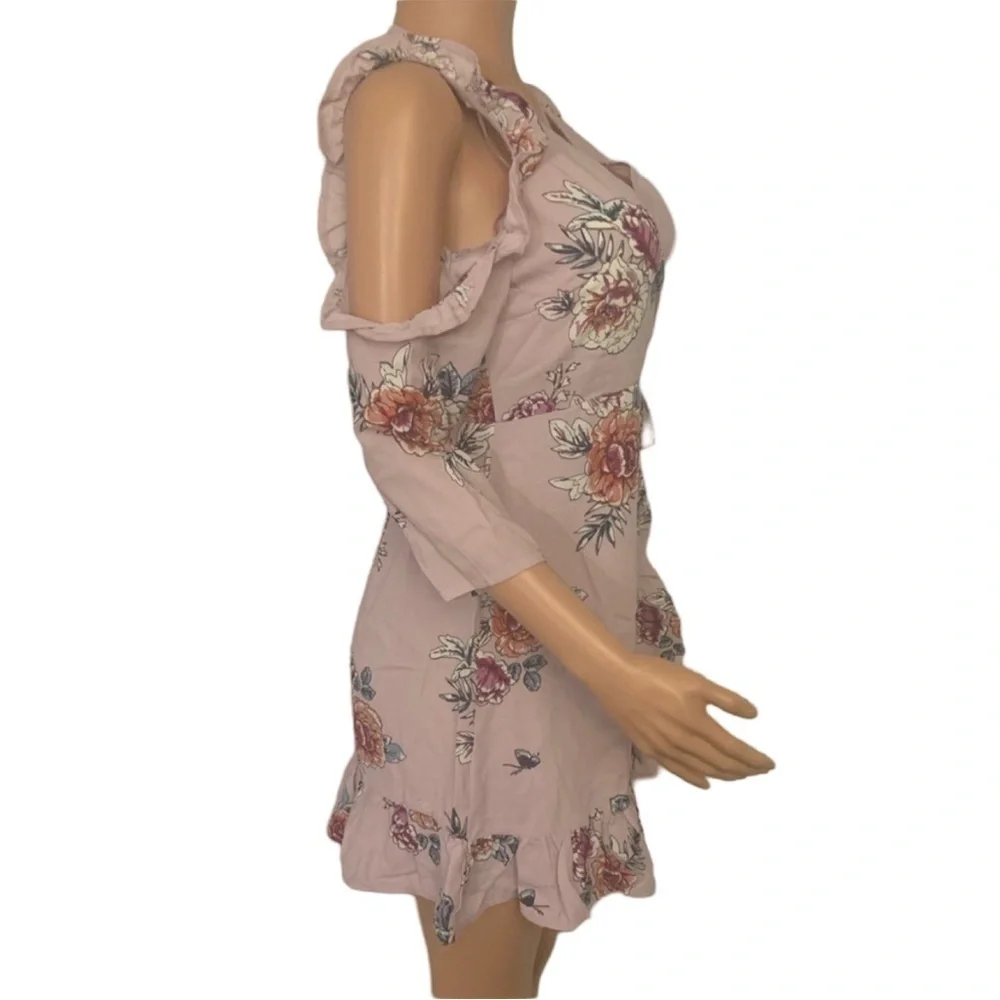 Romeo & Juliet Couture Y2K Coquette Pink Floral Cold Shoulder Wrap Dress